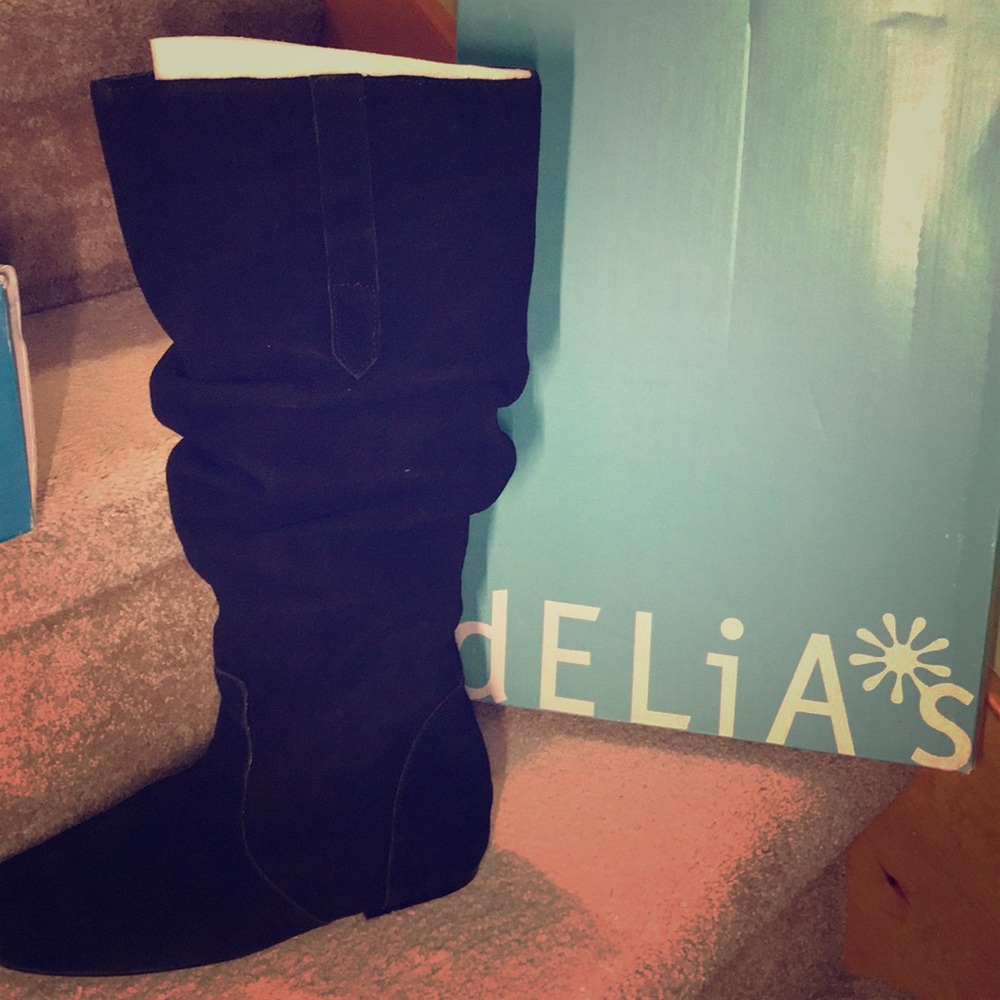 Delias black slouchy mila boots 8 women